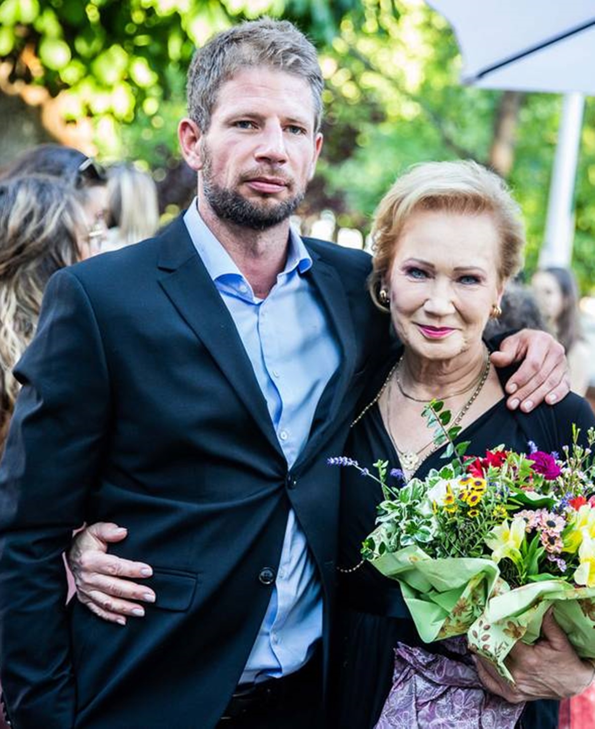 Ez a jóképű pasi egy híres magyar színésznőnek a fia - Kitalálod, hogy ki ő? - Gyöngyösi Máté, aki Udvaros Dorottya fia