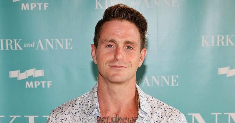 Kitalálod, hogy kinek a fia ez a jóképű pasi? Az apuka legendás színész, aki 80 évesen is aktív - Michael Douglas fia, Cameron Douglas