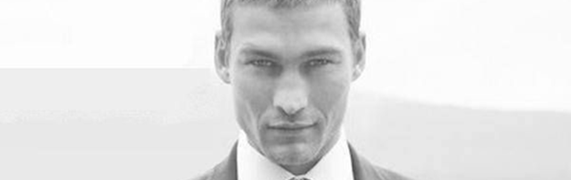 Felismered a képen látható későbbi színészlegendát? Most 84 éves, de a mai napig aktív - Patrick Stewart