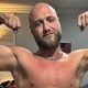 Kitalálod, hogy melyik híresség fia ez az izompacsirta? Az apja most 71 éves, a 90-es évek sorozatsztárja volt - Nick Hogan, a legendás pankrátor és színész, Hulk Hogan fia