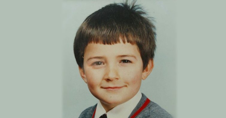 Kitalálod, hogy ki a képen látható aranyos kisfiú? Most 47 éves, elképesztően sármos, világhírű színész - Orlando Bloom