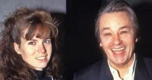 Így néz ki napjainkban Alain Delon gyerekeinek anyja - Az 58 éves Rosalie ma is kirobbanó formában van