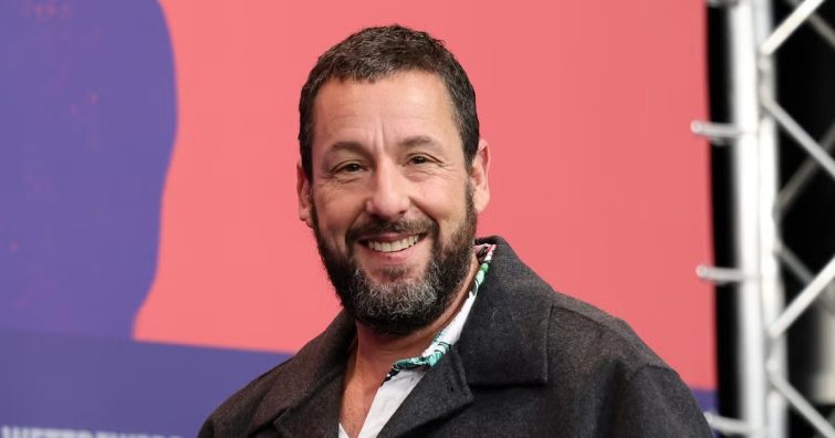 Ő Adam Sandler felesége – ma is igazi álomnő!