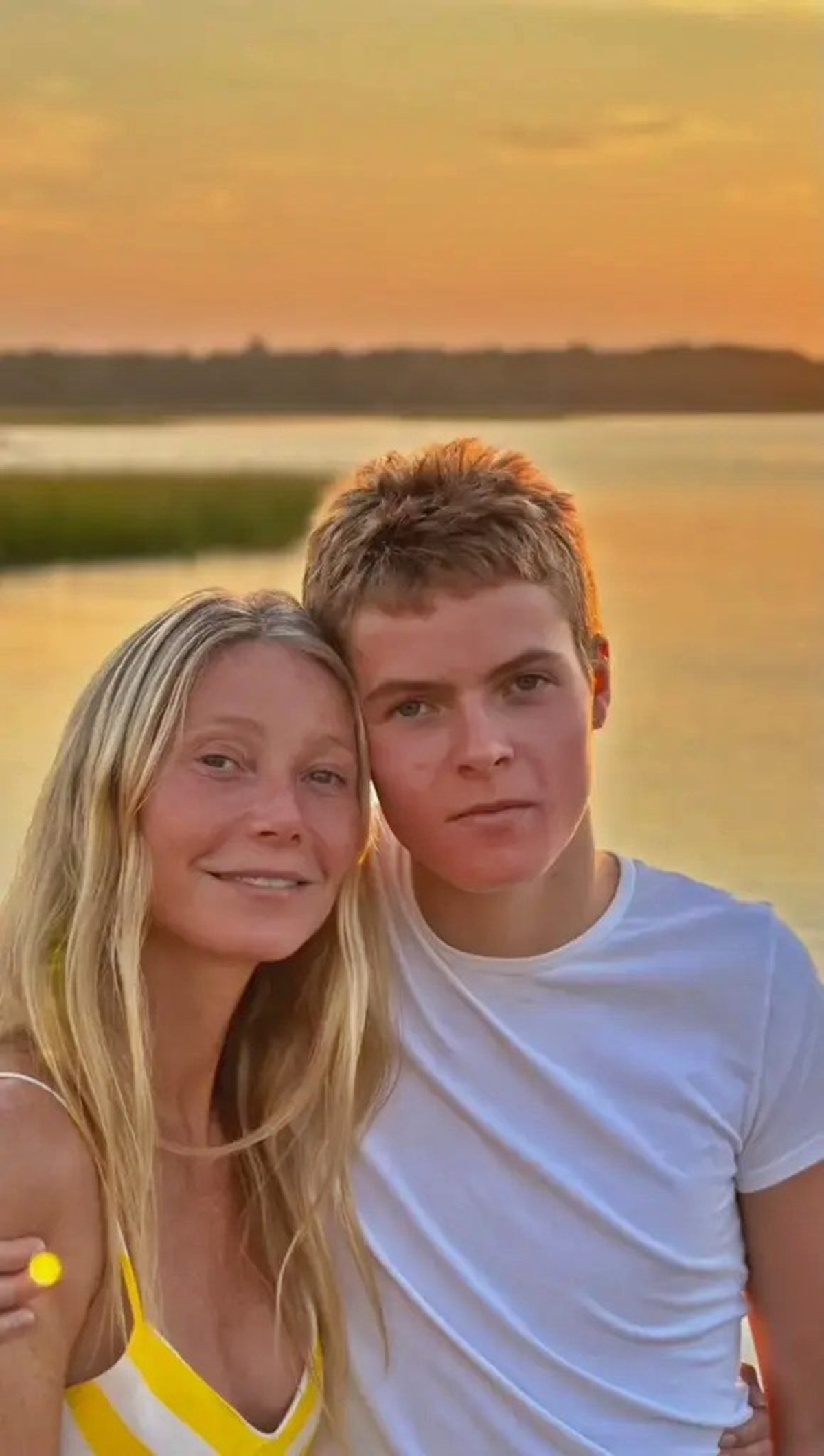 Hihetetlen, hogy repül az idő! Gwyneth Paltrow fia, Moses már 18 éves – és nagyon jóképű!
