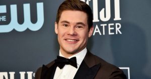 Adam DeVine halálos ítéletet kapott – Az orvosok már lemondtak róla