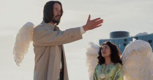 Keanu Reeves angyali vígjátékkal készül, befutott a Jó szerencse legújabb előzetese!