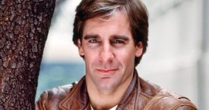Emlékeztek még a Quantum Leap - Az időutazó sármos címszereplőjére? Ennyit változott 36 év alatt - Scott Bakula (Sam Beckett)