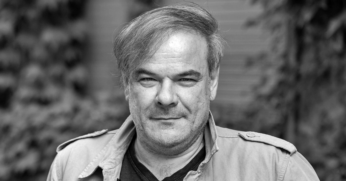 Elhunyt Kálloy Molnár Péter – A magyar színpad egyik legkülönlegesebb hangja örökre elnémult