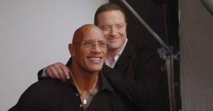 A Múmia óta most találkoztak újra: Dwayne Johnson könnyek között vallott Brendan Fraserről